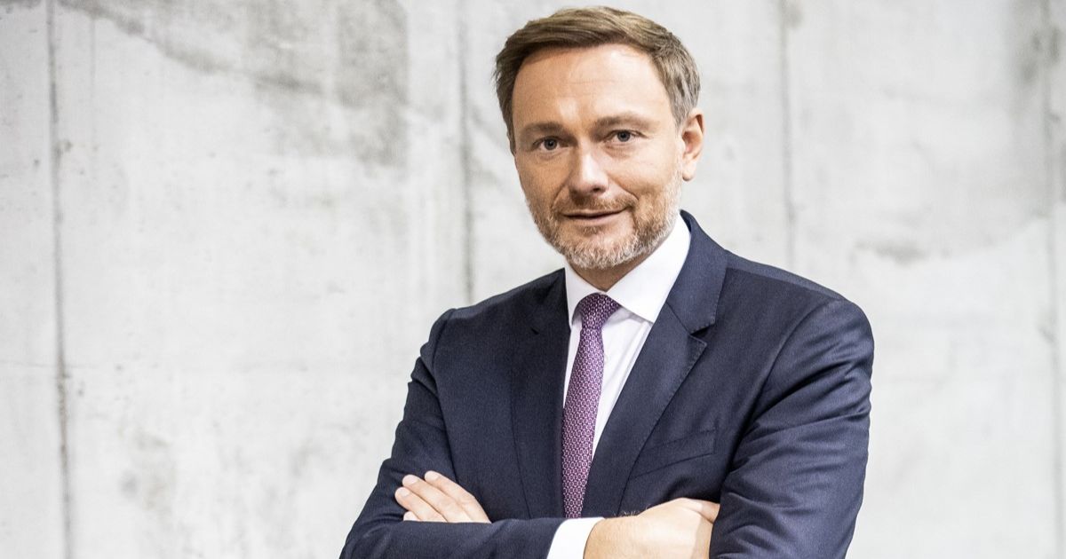 El ministro de Finanzas de Alemania, Christian Lindner, presenta el nuevo paquete de medidas fiscales contra la inflación.